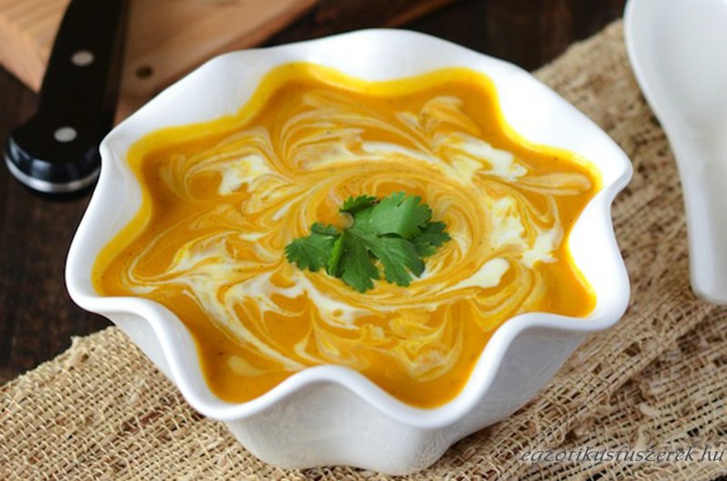 Sütőtökös, Kókuszos Curry Leves
